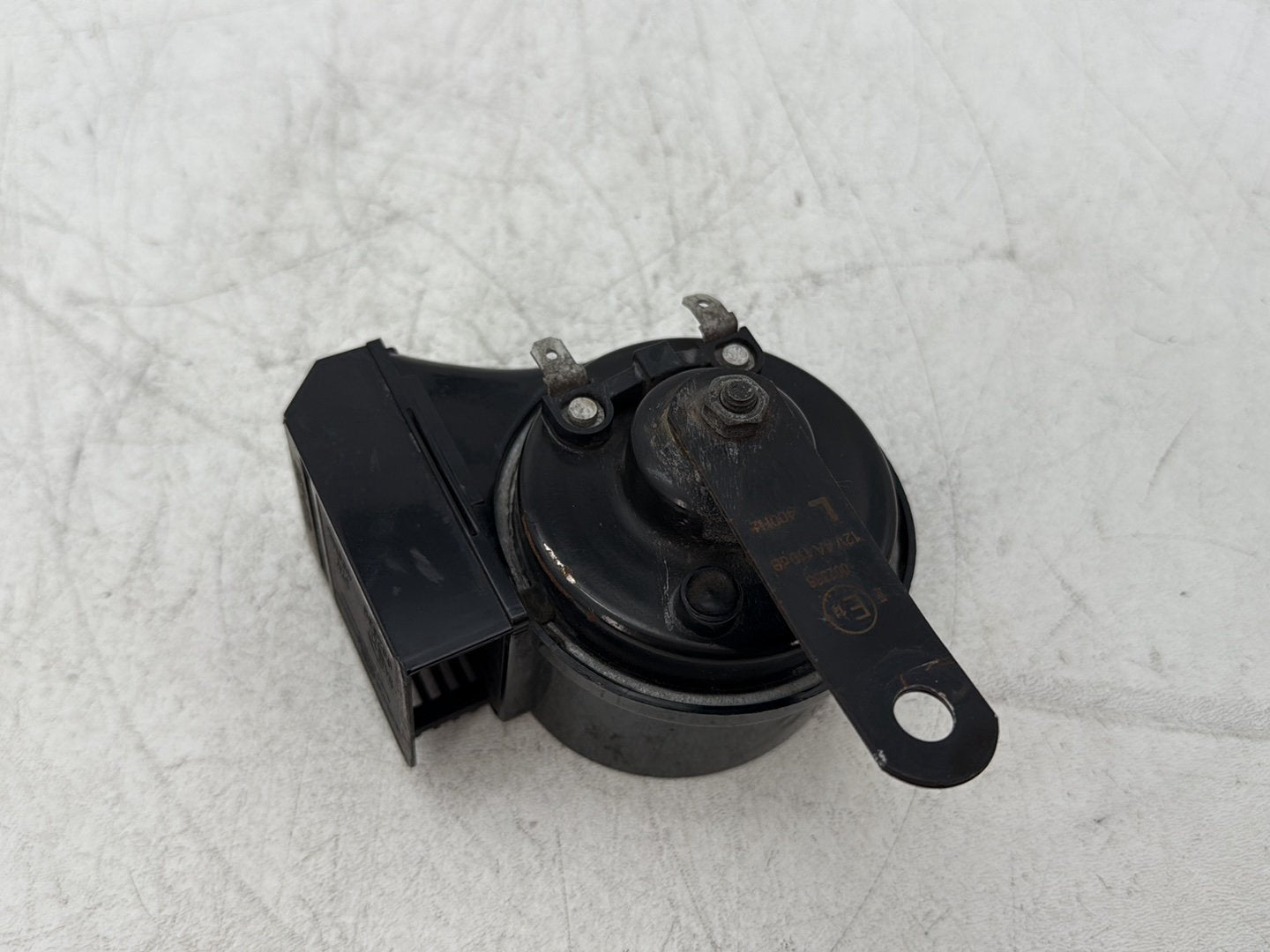 2000 Harley Dyna FXDWG Wide Glide OEM Signal Horn Klaxon Beep