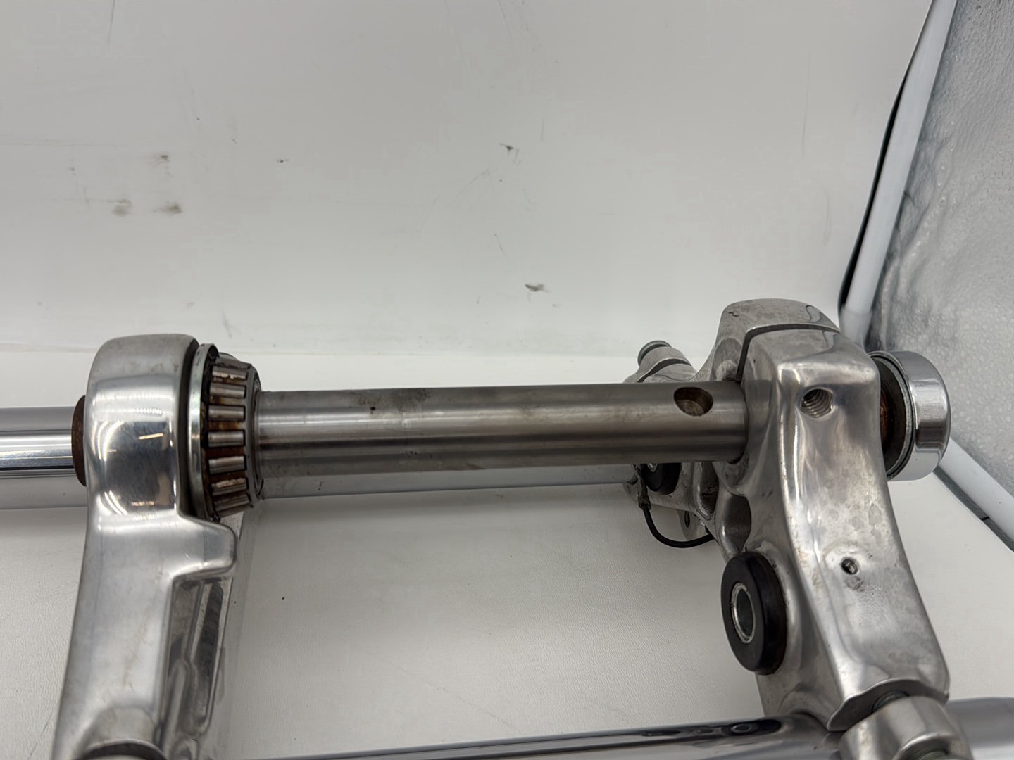 1999 - 2006 Harley-Davidson Dyna Low Rider Front Triple Tree Set & LH RH Fork Legs Sliders 45739-87