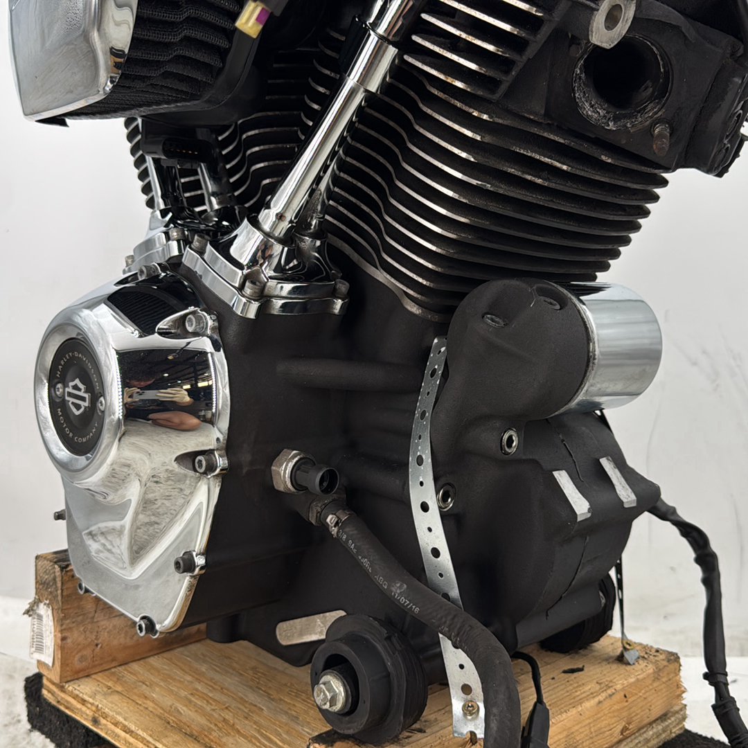 17 Harley Road Glide Touring OEM Milwaukee M8 107 Engine Motor Air Cooled 7 mi.