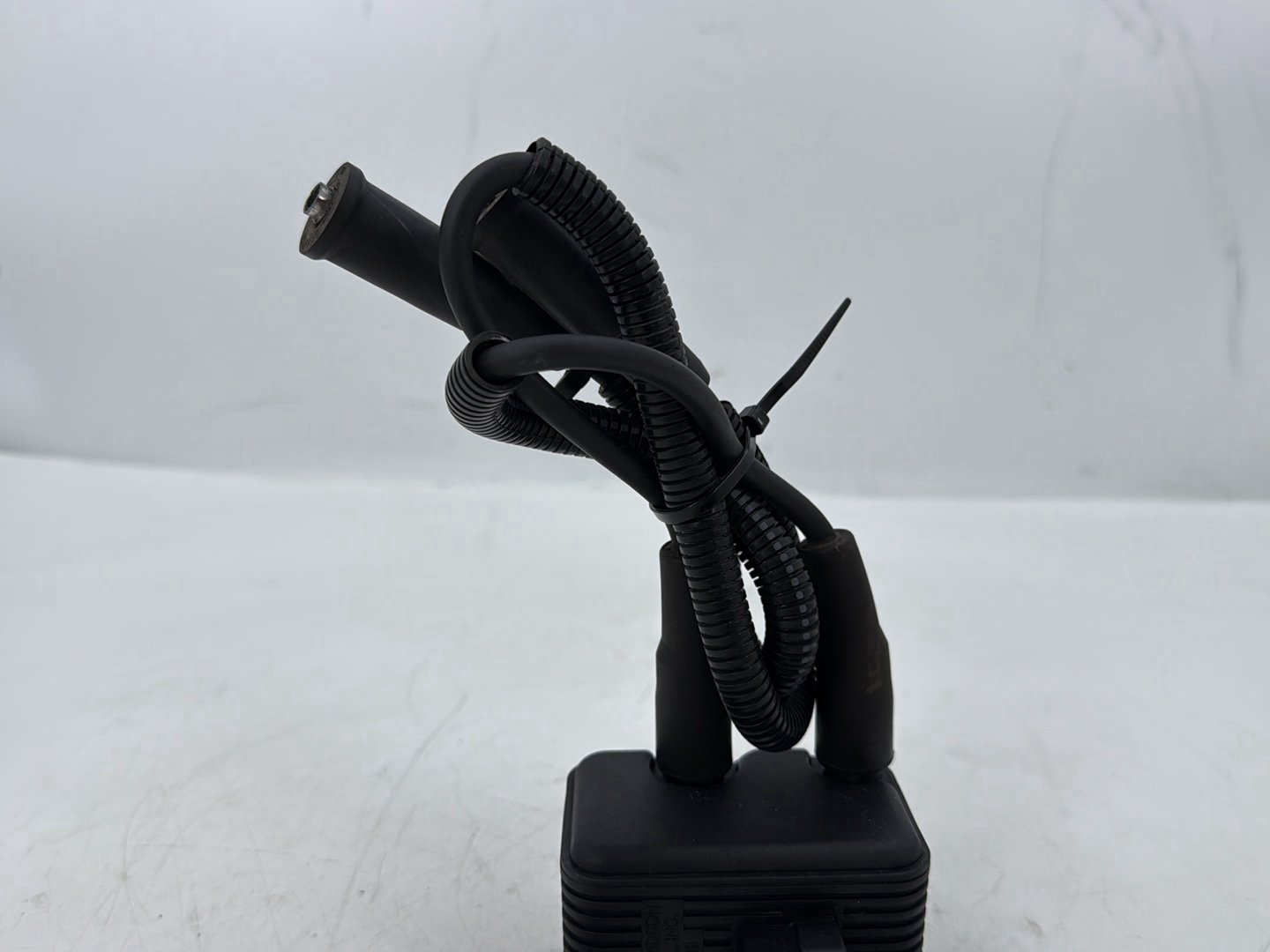 2006 Harley Sportster XL883C 883 Custom OEM Ignition Coil Spark Plugs Cable