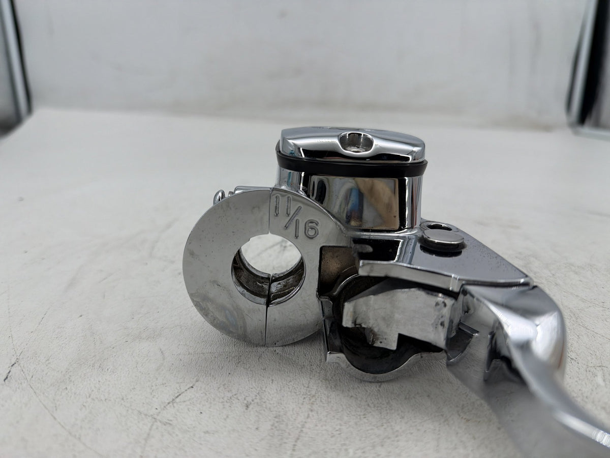 2006 Harley Road King Touring OEM Front Right Brake Lever Master Cylinder CHROME