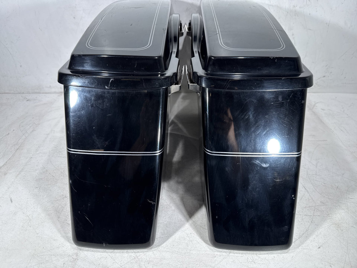 2009 Harley Electra Glide Touring Ultra OEM Left Right Saddlebags Luggage NOKey