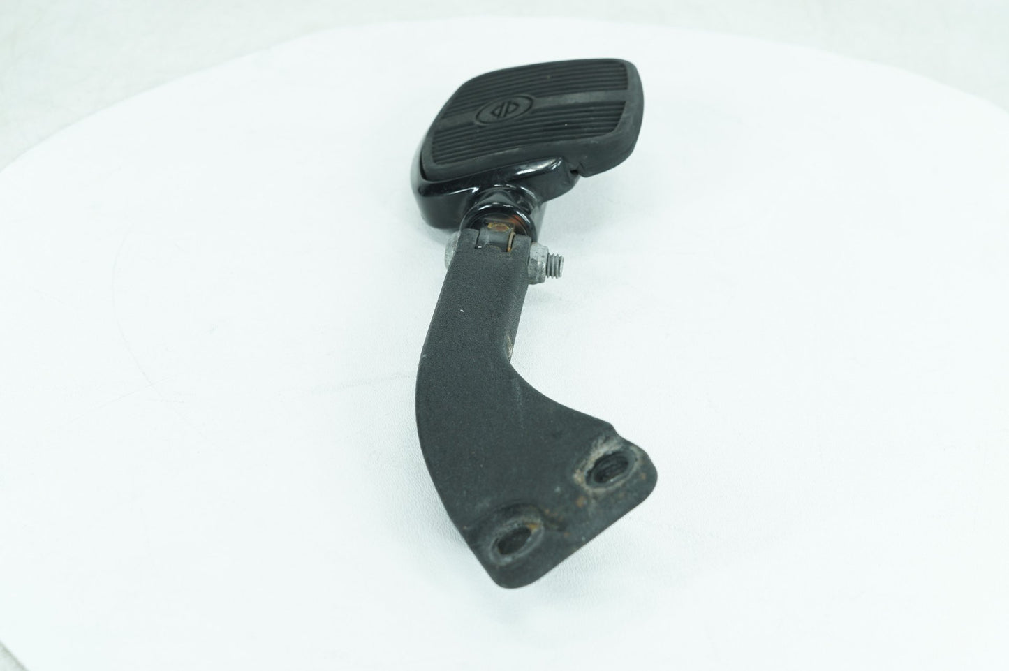 2007 - 2017 Harley-Davidson Dyna Fat Bob Rear Passenger 1 Foot Peg Step Rest 49224-06A
