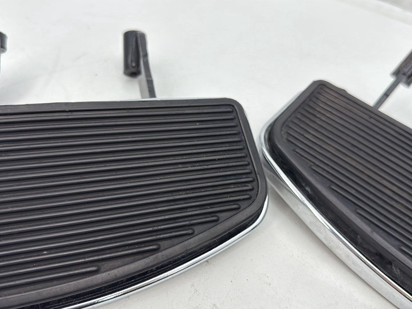 2011 Harley Electra Glide OEM Left Right Driver &amp; Pass Floorboard Foot Rest