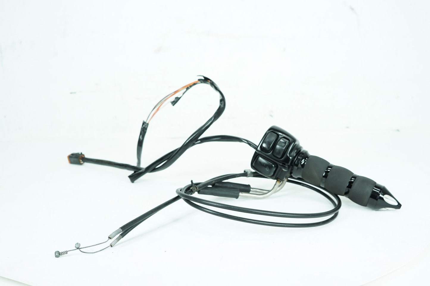 1999 - 2006 Harley-Davidson Dyna Wide Glide Right Engine Start Kill Switches Controls 71684-06A