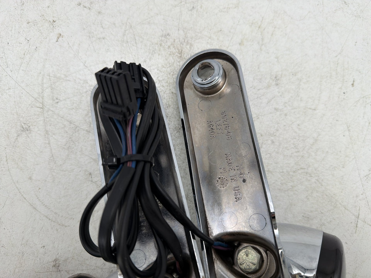 10 Harley Street Glide Touring FLHX OEM Front Left Right Turn Signal Indicators