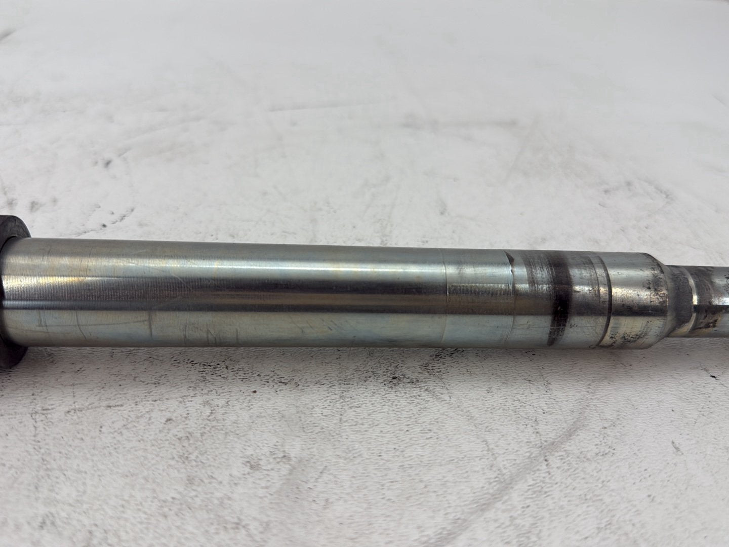 2003 Harley Electra Glide Touring Ultra FLHTCUI OEM Front Wheel Axle Bolt Shaft