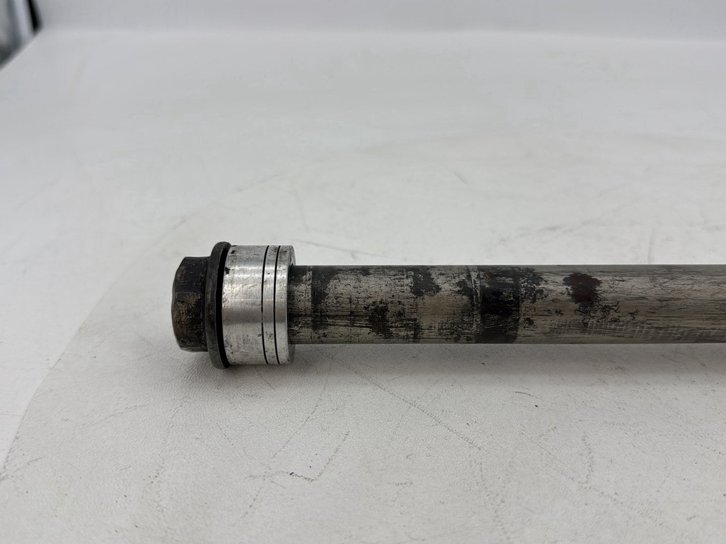 2007 - 2012 Harley-Davidson Dyna Super Glide Rear Wheel Axle Bolt Shaft 41114-08