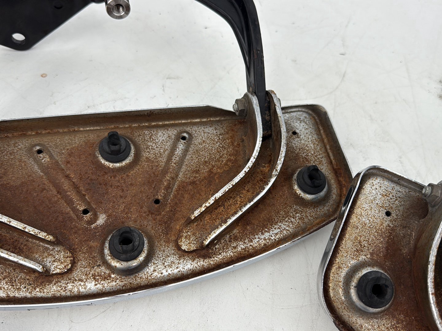 2002 Harley Heritage Softail Classic FLSTC OEM Left Right Driver & Pass Floorboard Foot Rest