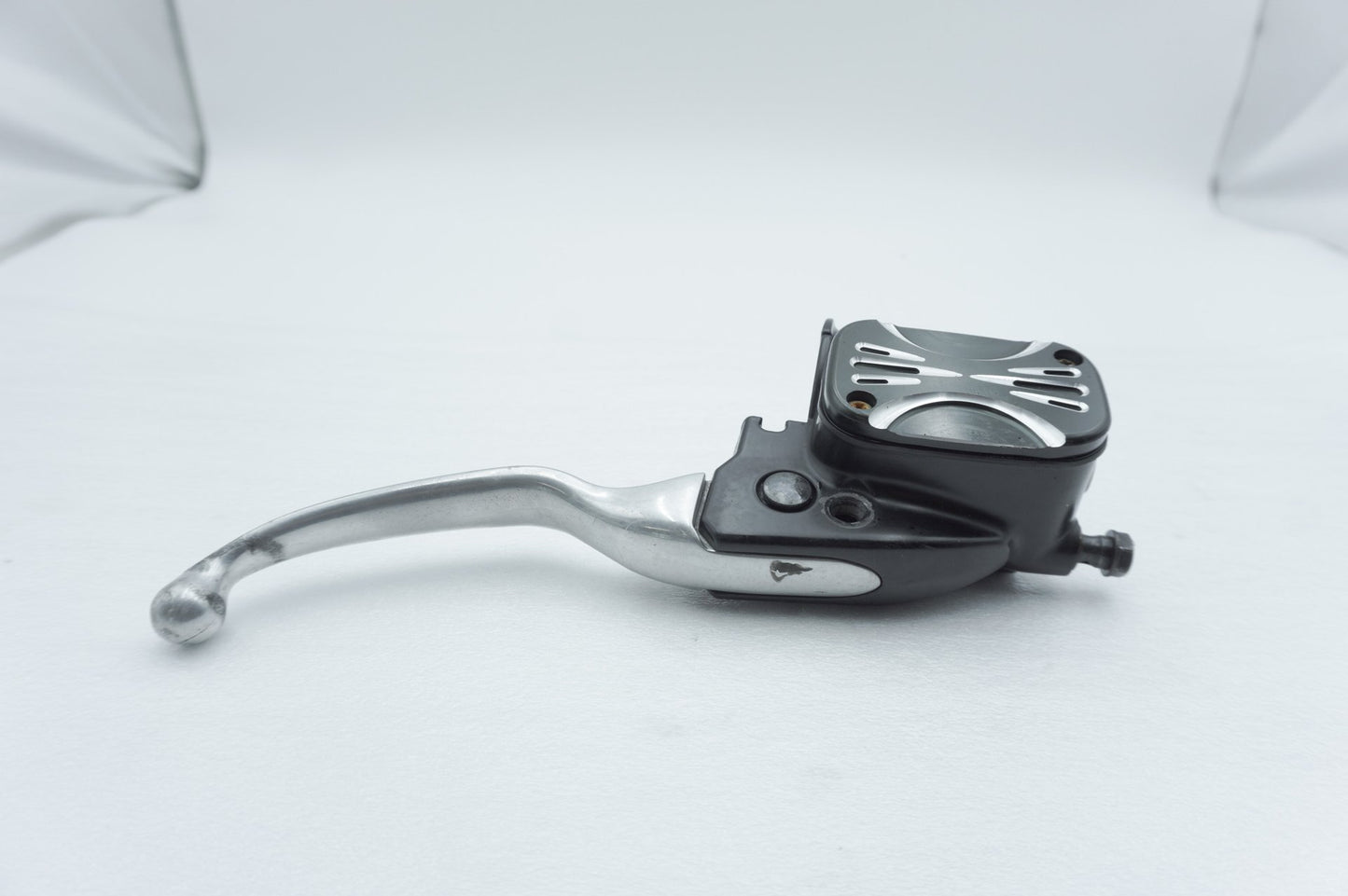 2012 - 2016 Harley-Davidson Touring Road Glide Front Brake Lever Master Cylinder Reservoir 42859-06B