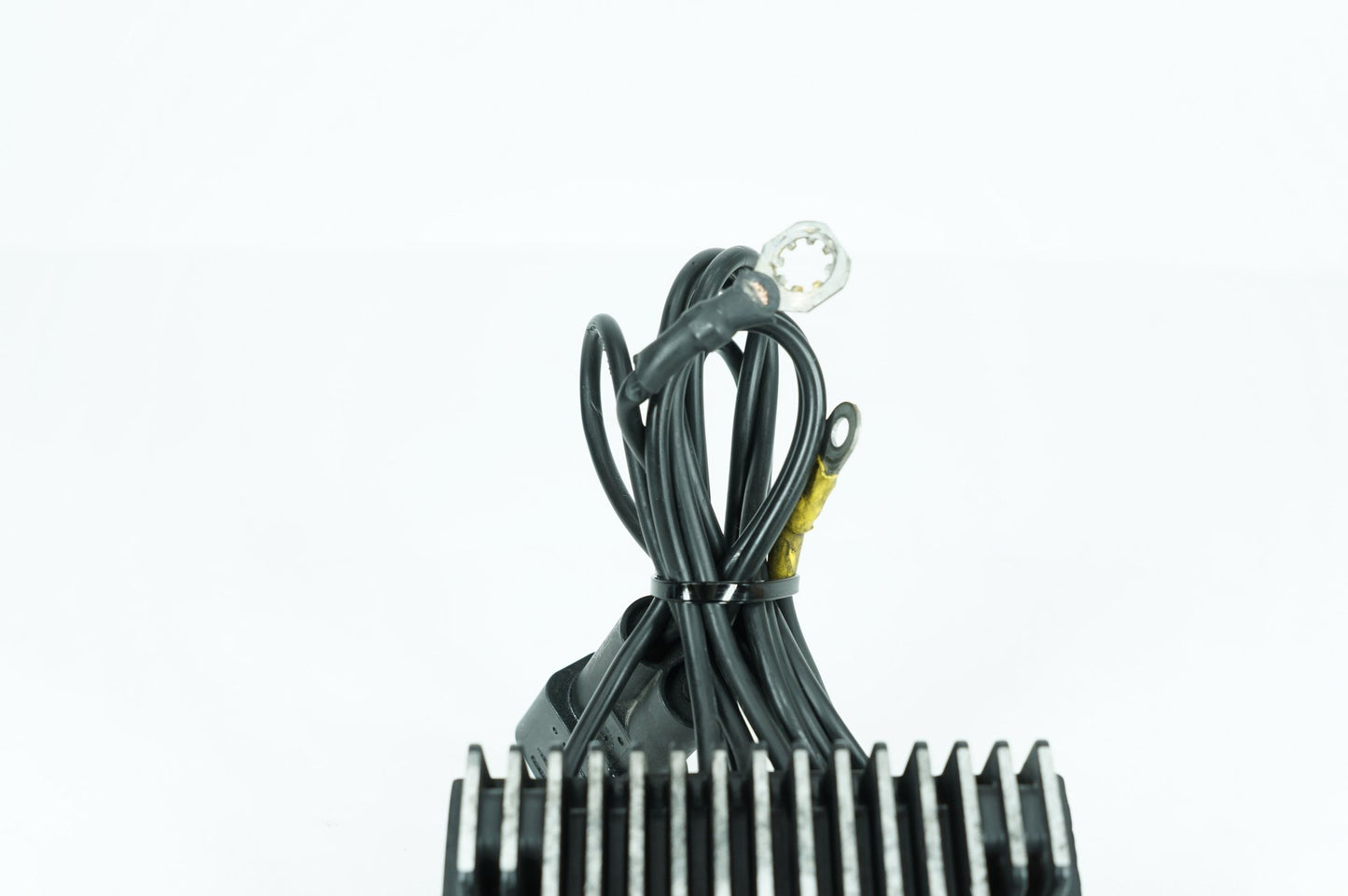 1999 - 2006 Harley-Davidson Dyna Wide Glide Voltage Regulator Rectifier   	74518-99A