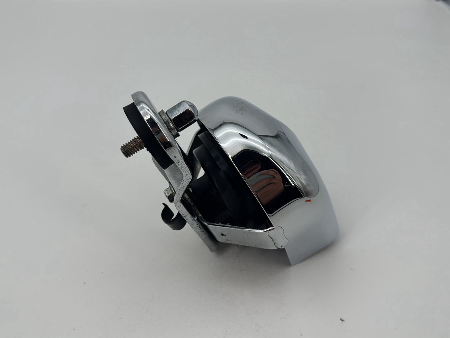 1999 - 2006 Harley-Davidson Dyna Wide Glide Horn Signal Klaxon Chrome Cover
