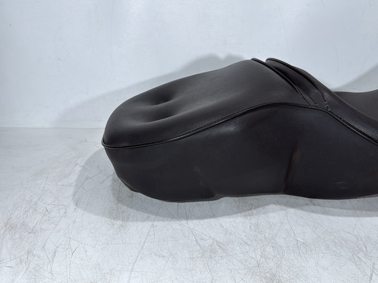 1999 - 2006 Harley-Davidson Touring Electra Glide Classic Passenger Rider Driver Seat Saddle 51704-05