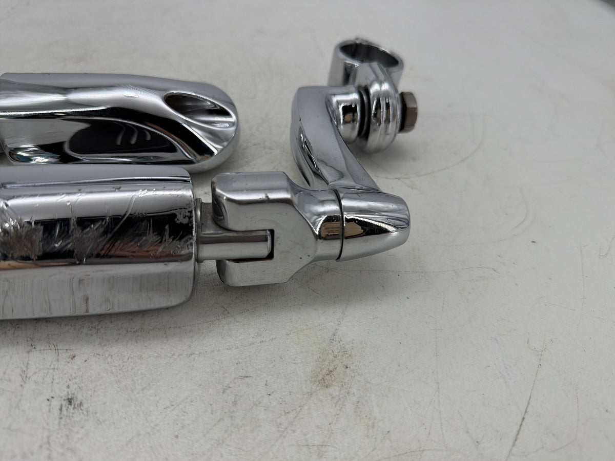 2010 Harley Street Glide Touring FLHX OEM Front Right Left Highway Foot Pegs