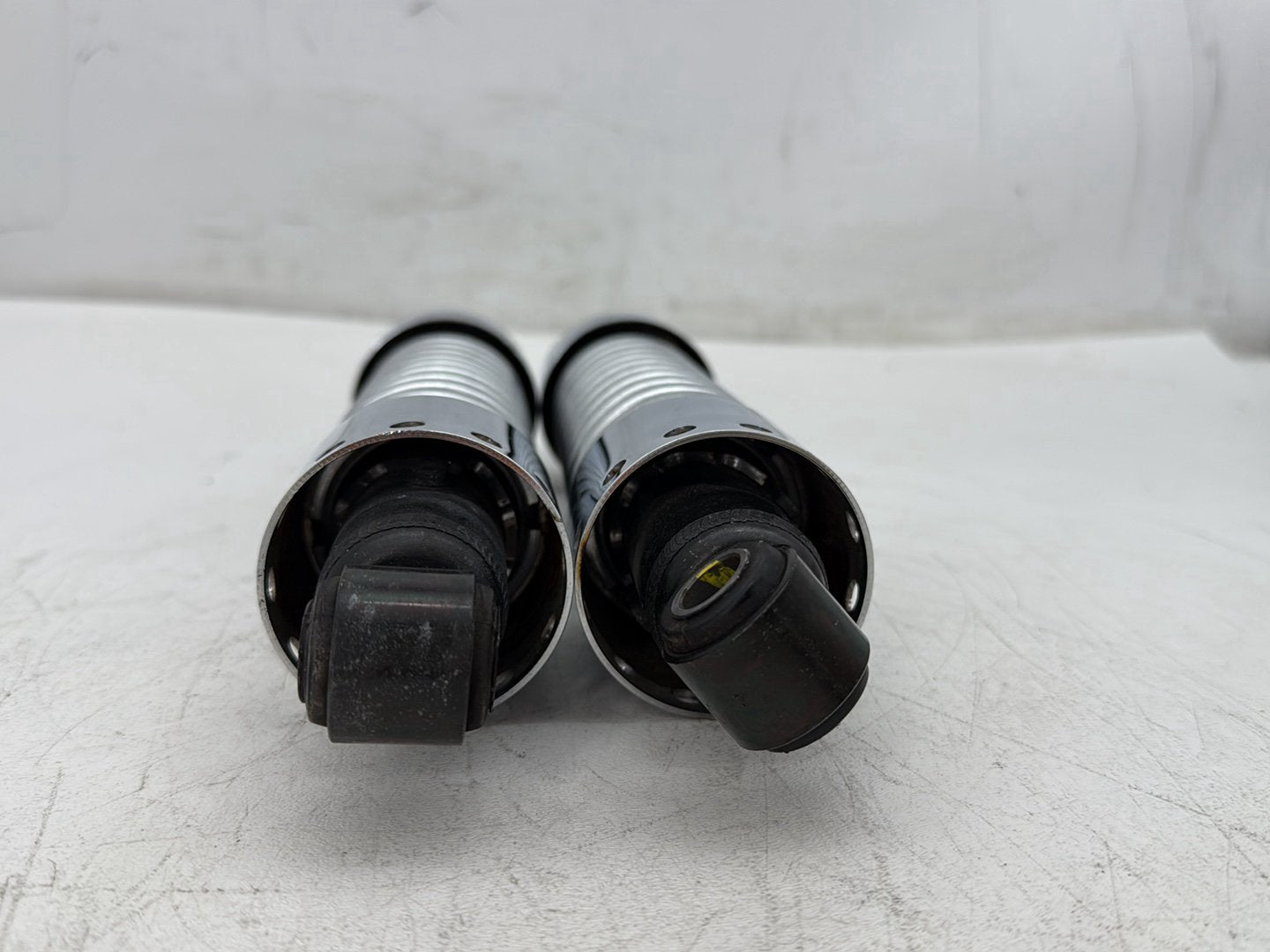 2000 Harley Dyna FXDWG Wide Glide OEM Rear Left Right Shock Absorbers