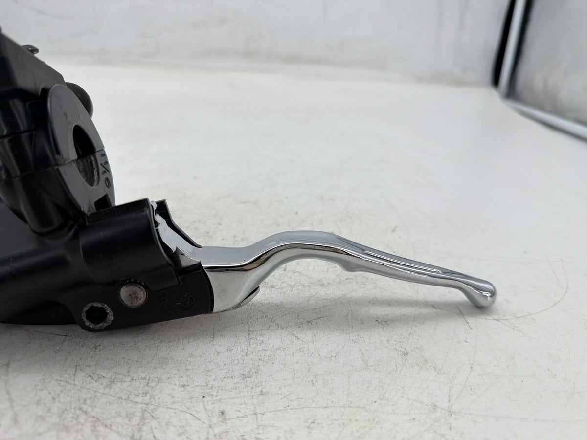 2004 Harley Electra Glide Touring Ultra OEM Front Right Brake Lever Master Cylinder