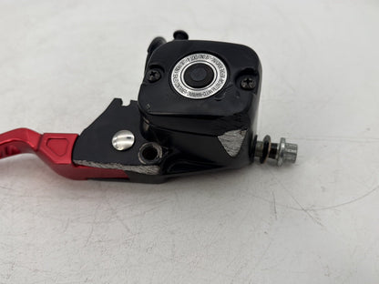2006 - 2017 Harley-Davidson Dyna Street Bob Front Right Brake Lever Master Cylinder 45019-06