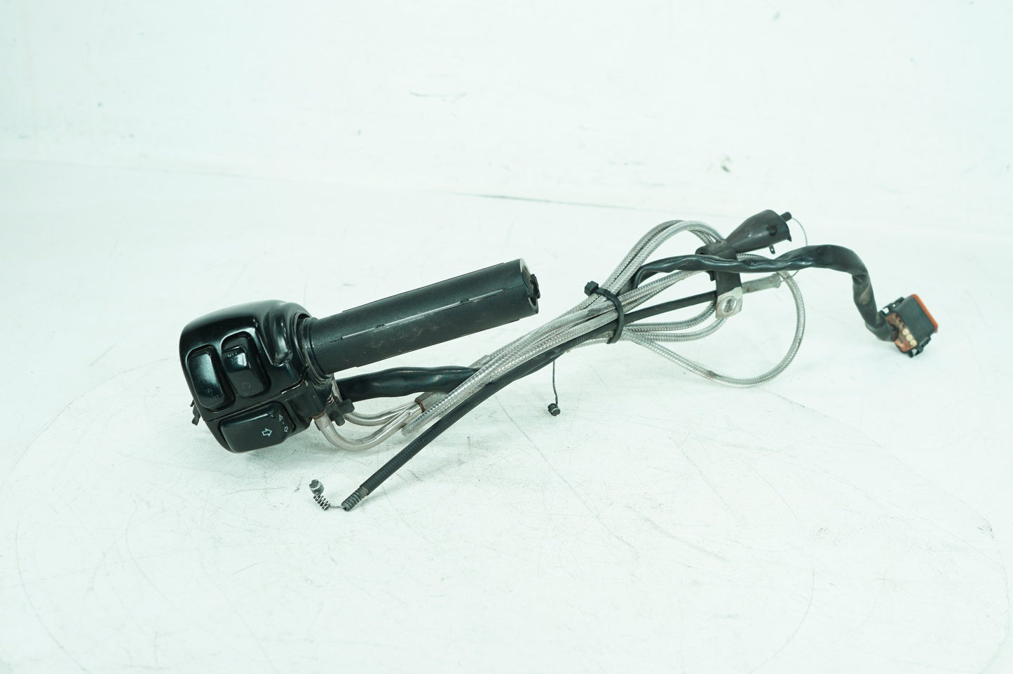 1999 - 2006 Harley-Davidson Touring Road King Police Right Engine Start Kill Switches Controls 71564-96