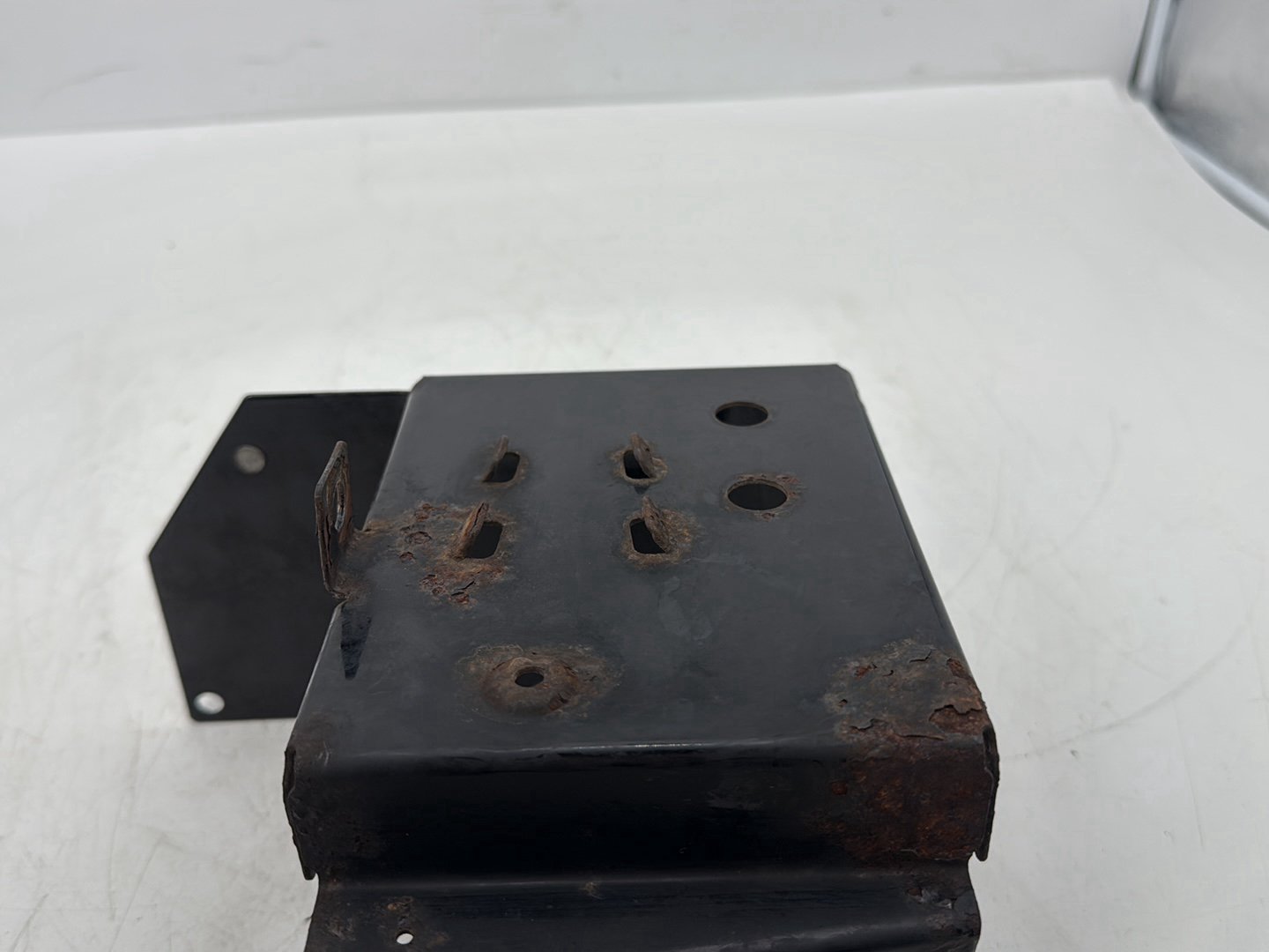 2007 Harley Touring FLHTCU Electra Glide Ultra OEM Battery Tray Bracket Holder Carrier