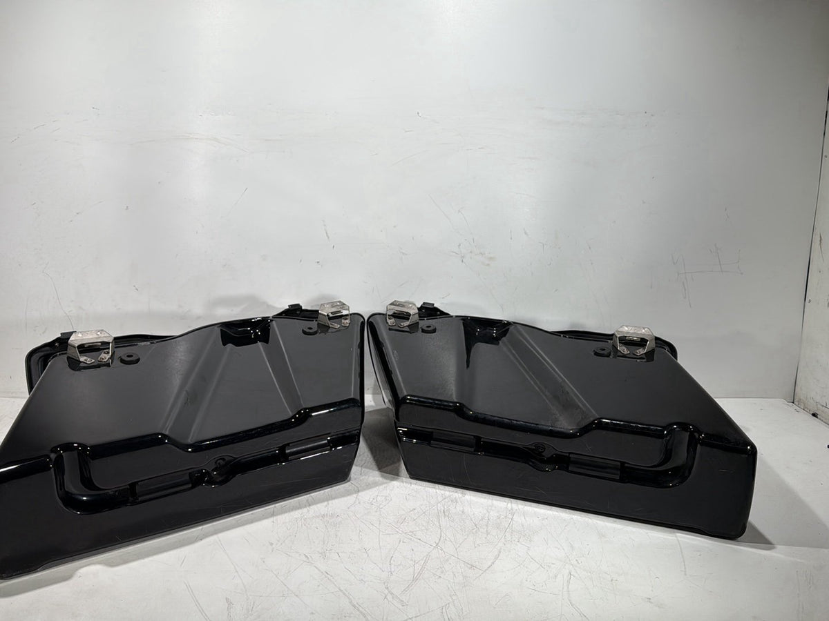 2007 Harley Touring FLHTP Electra Glide Police OEM Left Right Saddlebags Luggage NOKey