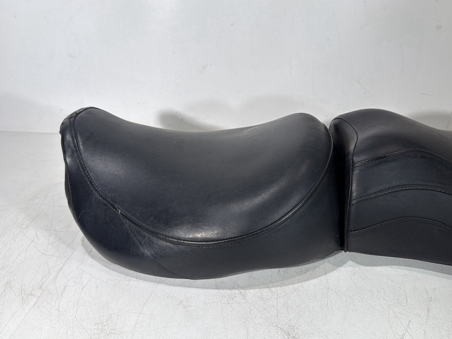 1999 - 2006 Harley-Davidson Touring Road King Police Passenger Rider Driver Seat Saddle 52949-97A