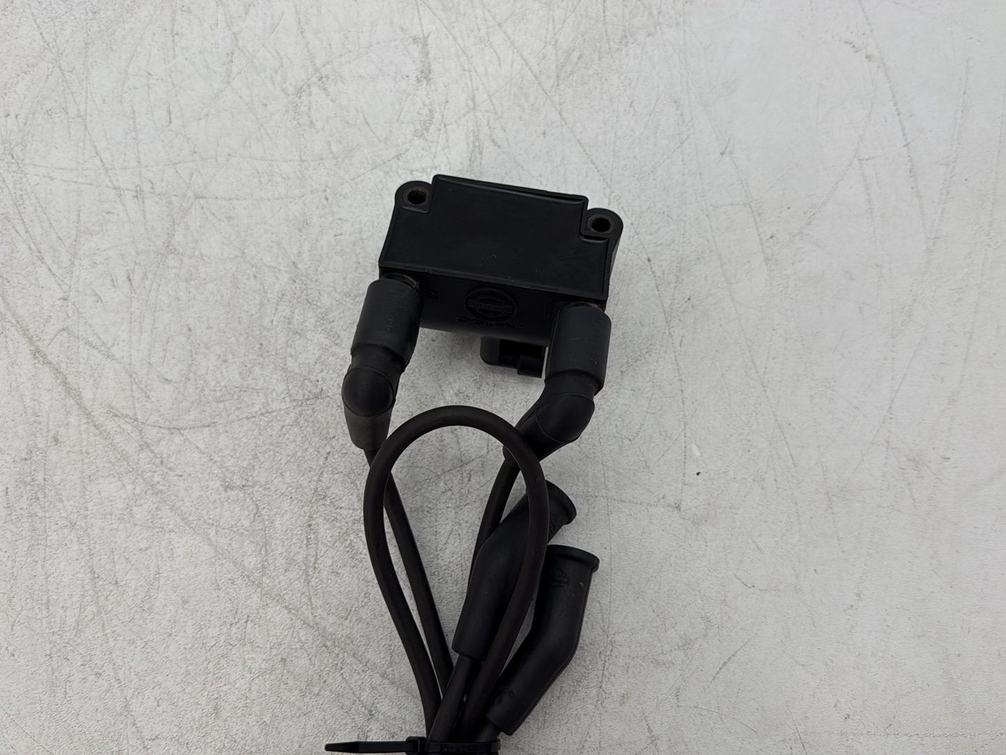 2010 Harley Street Glide Touring FLHX OEM Ignition Coil Spark Plugs Cable