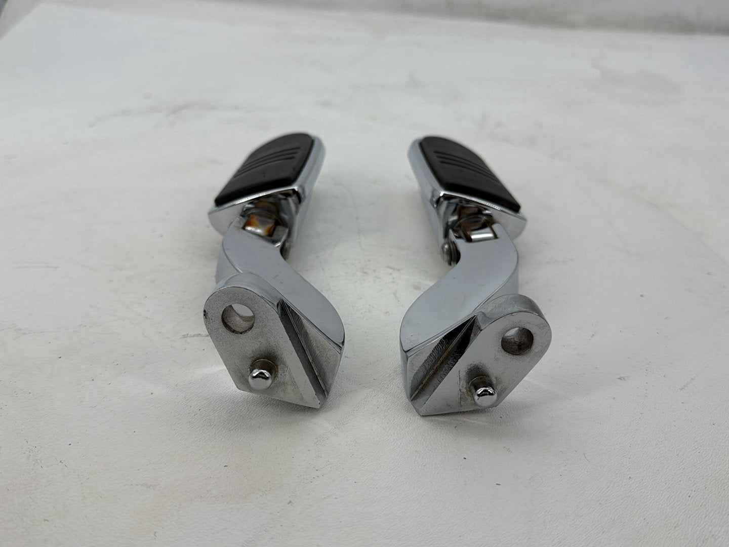 2007 Harley Street Glide Touring FLHX OEM Passenger Left & Right Foot Pegs