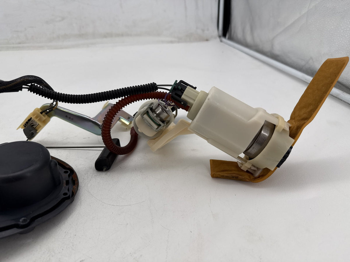 2014 Harley Dyna Switchback FLD OEM Fuel Pump Gas Gasoline Petrol Sending