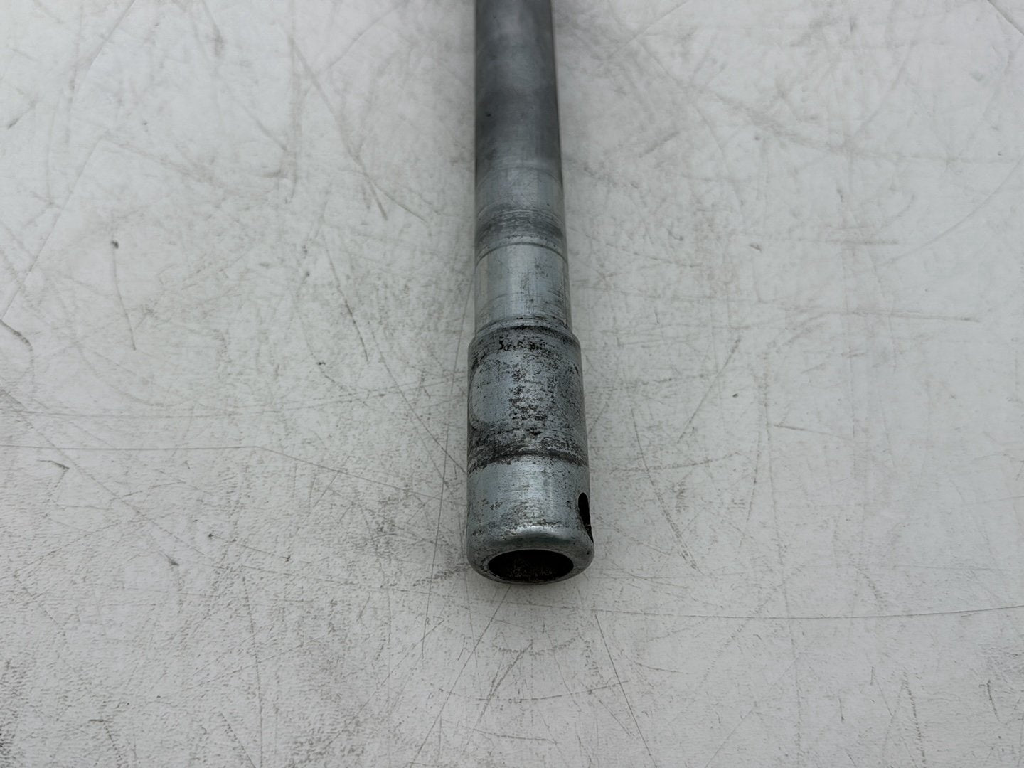 2014 Harley Street Glide Touring FLHXS OEM Front Wheel Axle Bolt Shaft
