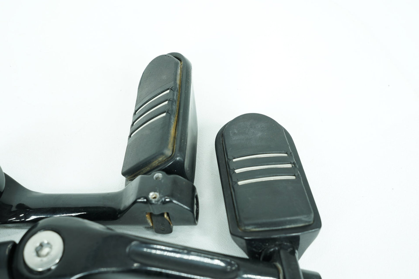 1999 - 2006 Harley-Davidson Touring Electra Glide Front Right Left Highway Foot Pegs 50345-04