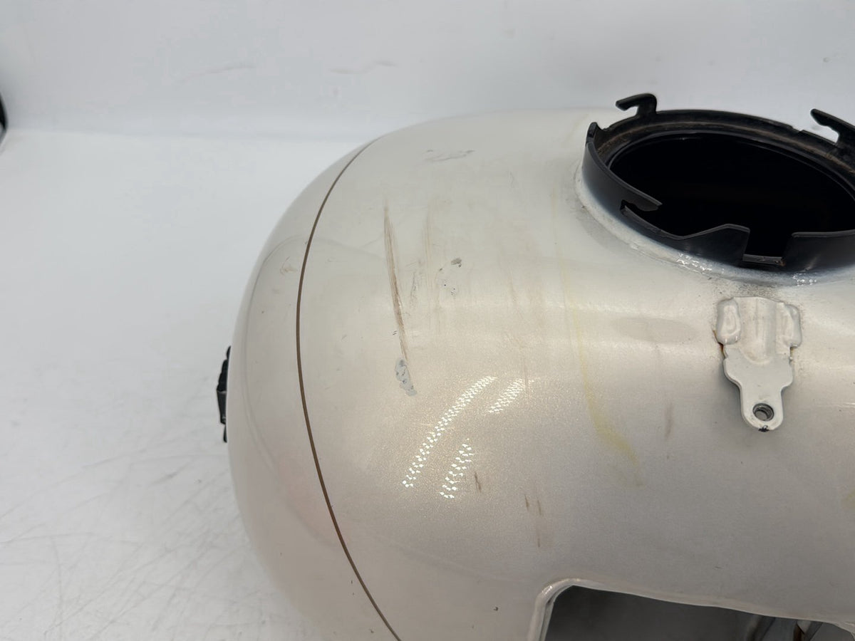 2015 Harley Touring FLHXS Street Glide OEM Fuel Gas Tank Gasoline Reservoir