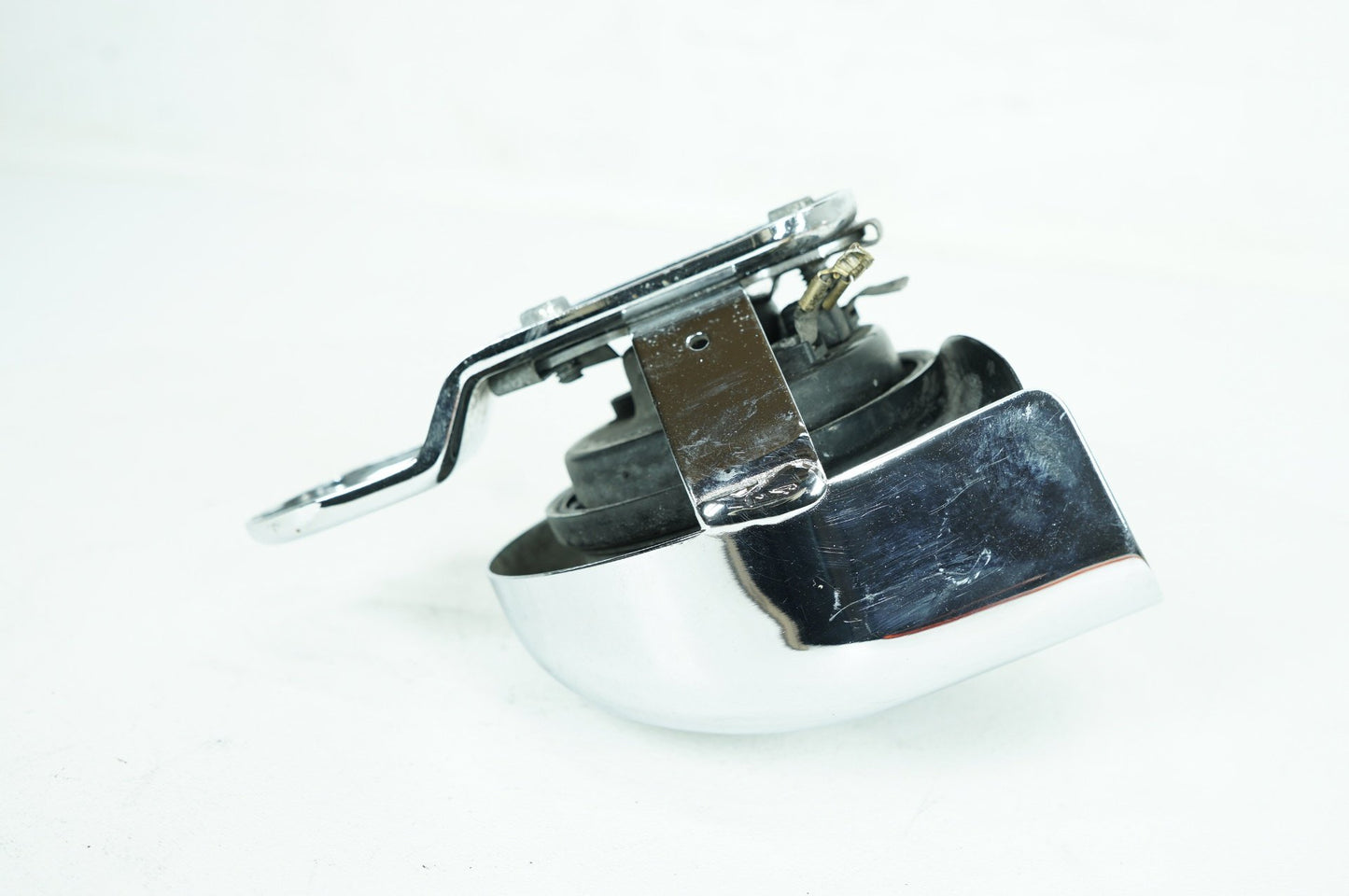 1999 - 2006 Harley-Davidson Touring Road King Horn Signal Klaxon Chrome Cover 69060-90F