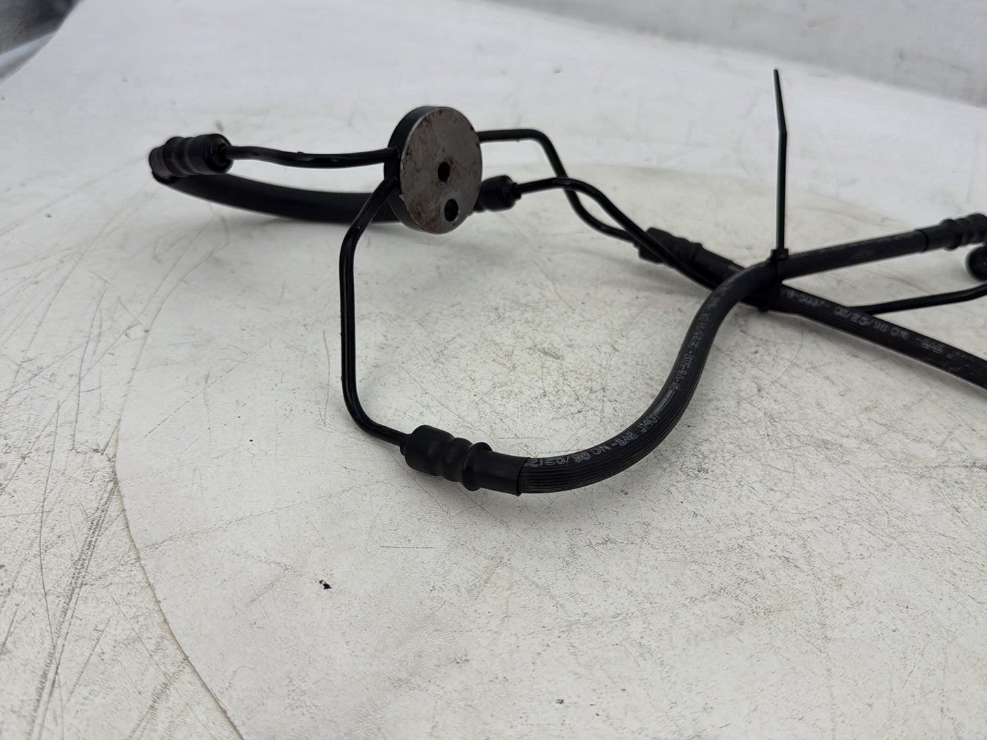 1998 Harley Touring FLHTCUI Electra Glide Ultra OEM Front Brake Hose Line Pipe