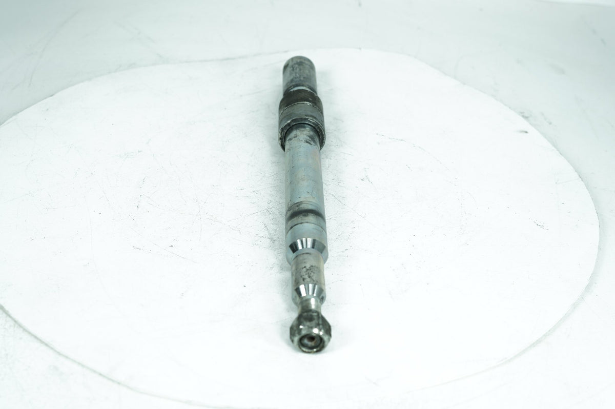 03 Harley Touring FLHTCUI Electra Glide Classic OEM Front Wheel Axle Bolt Shaft