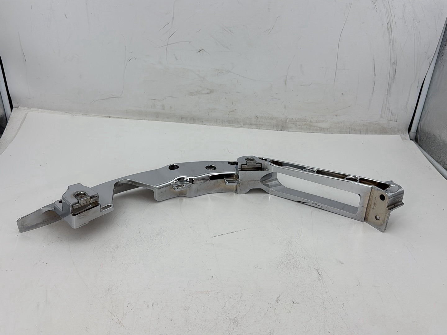 2014 Harley Electra Glide Touring CVO Screamin Eagle OEM Rear Left 1 Fender Strut Bracket