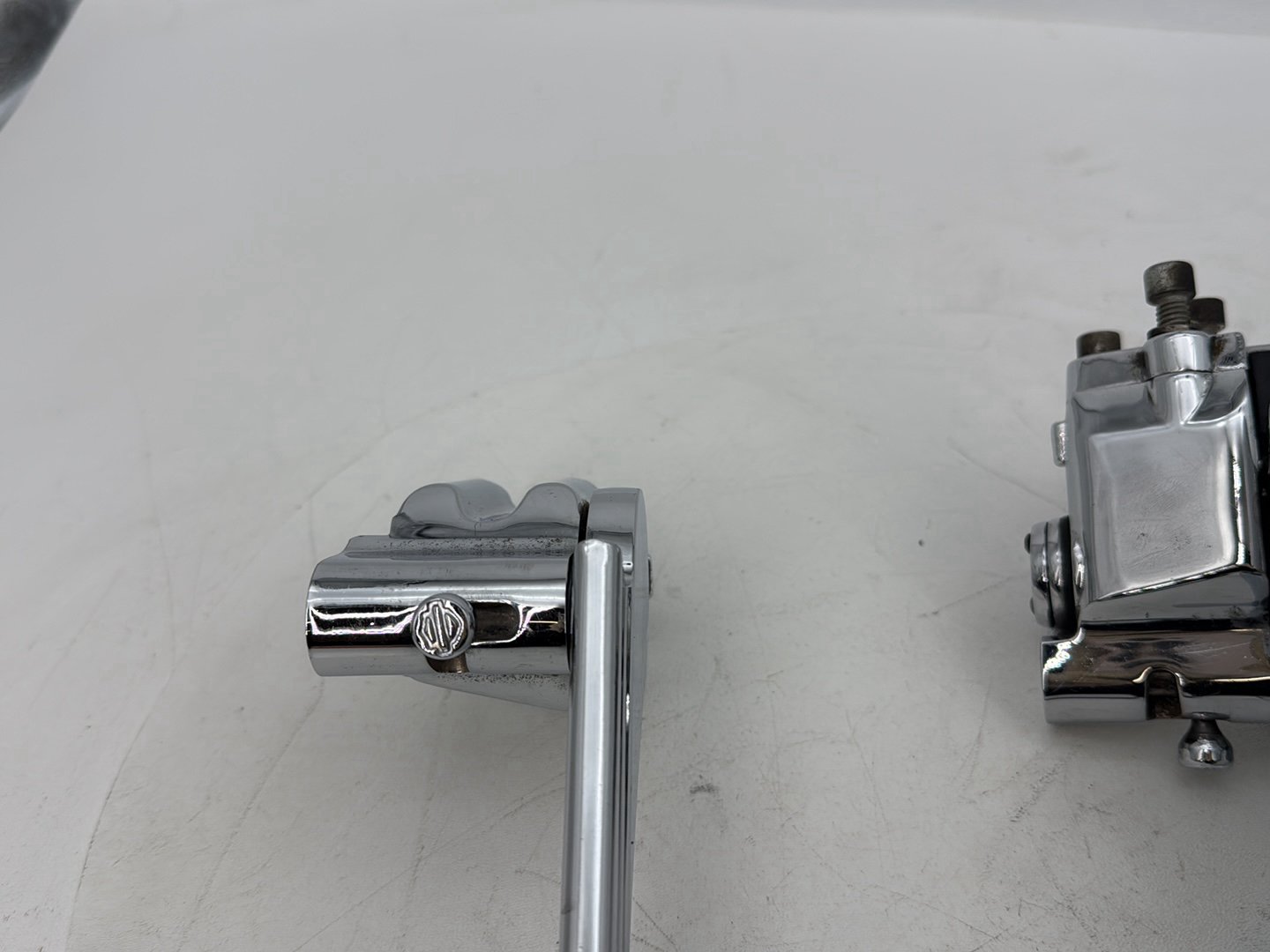 2007 - 2011 Harley-Davidson Touring Electra Glide Ultra Passenger Left & Right Foot Pegs Kuryakyn