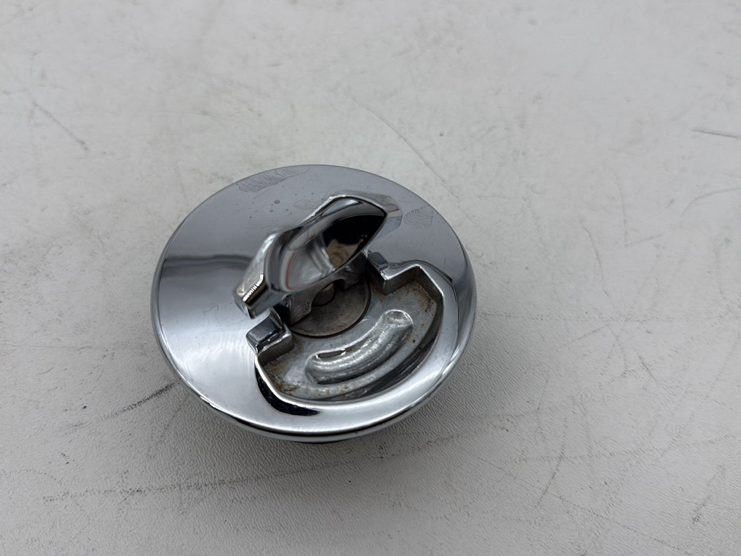 2007 - 2012 Harley-Davidson Dyna Super Glide Fuel Gas Tank Cap Bushing Hub 61553-04B