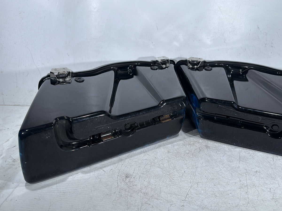 2005 Harley Road King Touring Police OEM Left Right Saddlebags Luggage NOKey