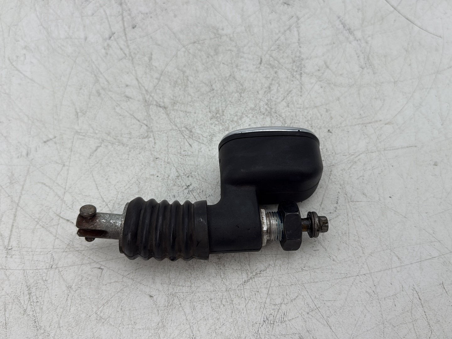 2006 Harley Electra Glide Touring Classic FLHTCI OEM Rear Brake Master Cylinder Reservoir