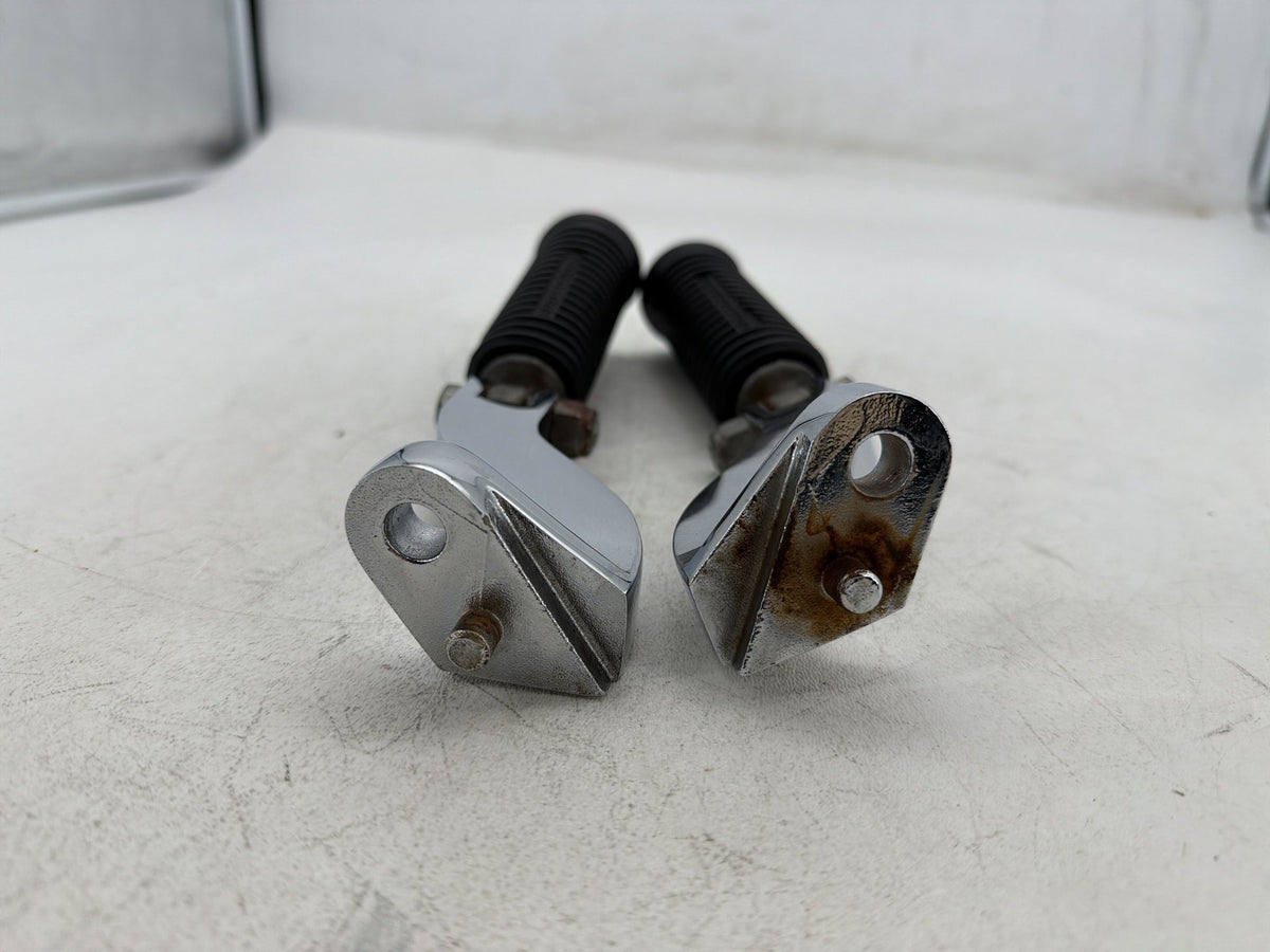 2002 Harley Electra Glide Touring FLHT OEM Passenger Left & Right Foot Pegs
