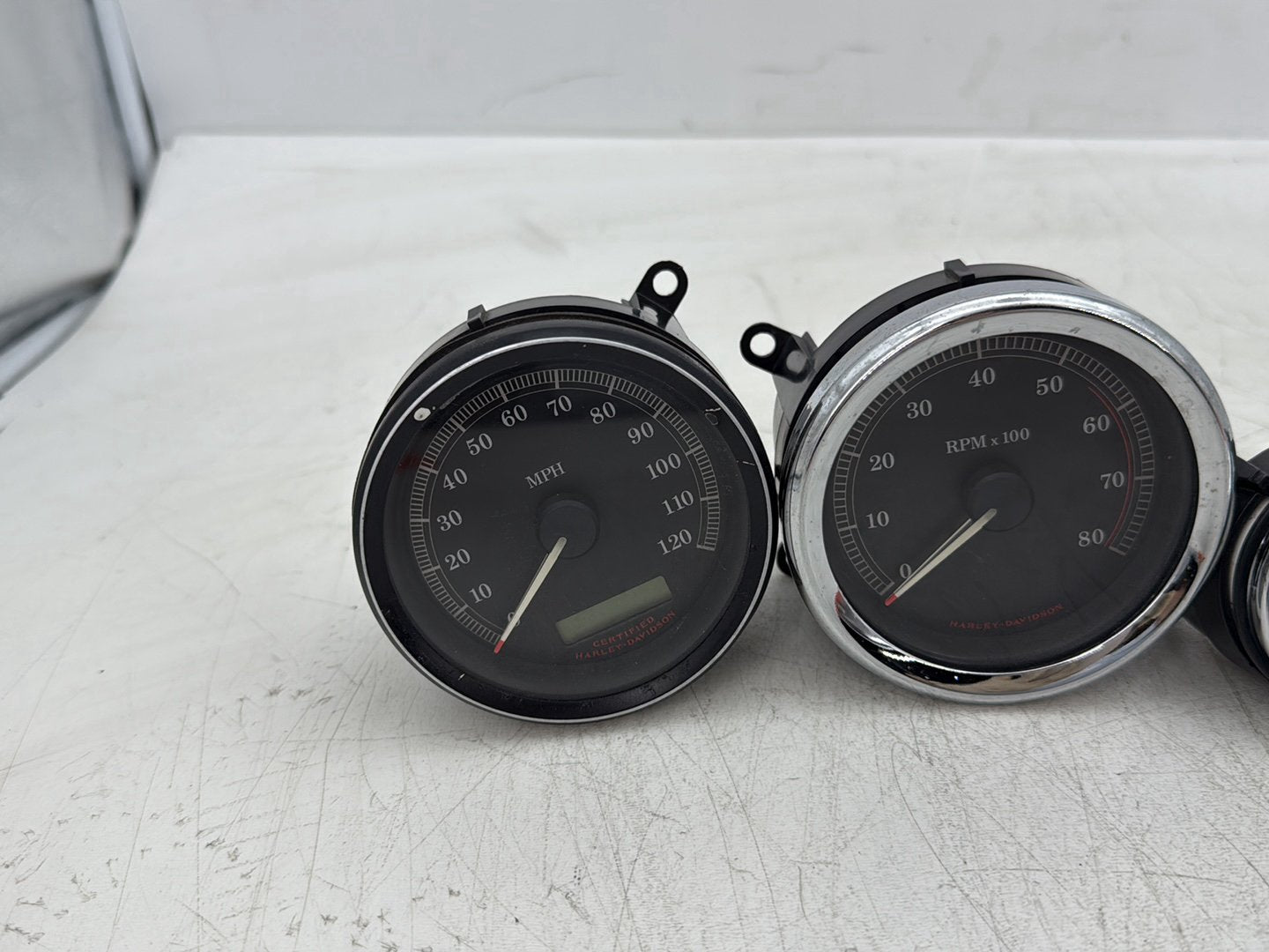 2006 Harley Electra Glide Touring Classic FLHTCI OEM Air Oil Volt Fuel Tacho Speedo Gauges