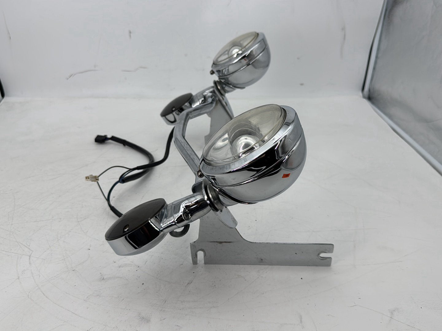 1999 - 2006 Harley-Davidson Touring Electra Glide Classic Front Turn Signal Indicators Aux Light Bar 68712-94A
