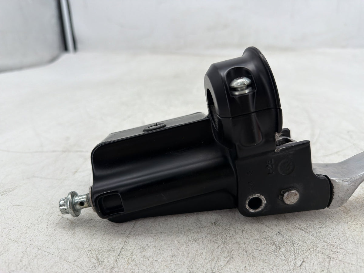 95 Harley Electra Glide Touring FLHT OEM Front Right Brake Lever Master Cylinder