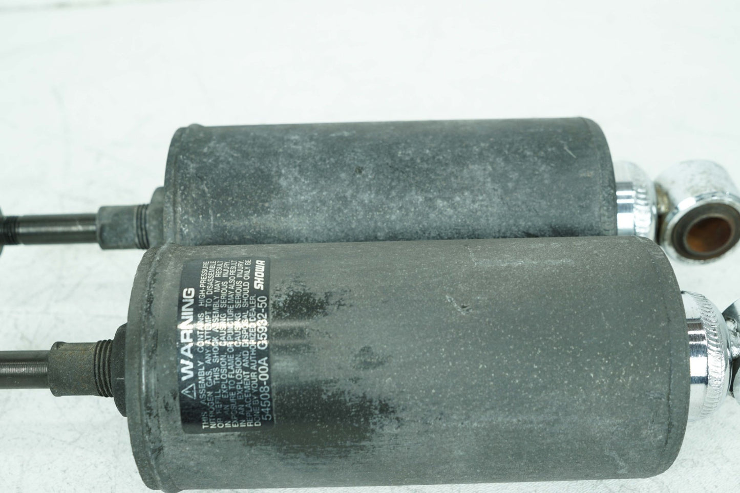 2000 - 2006 Harley-Davidson Softail Fat Boy Rear Left Right Shock Absorbers 54508-00A