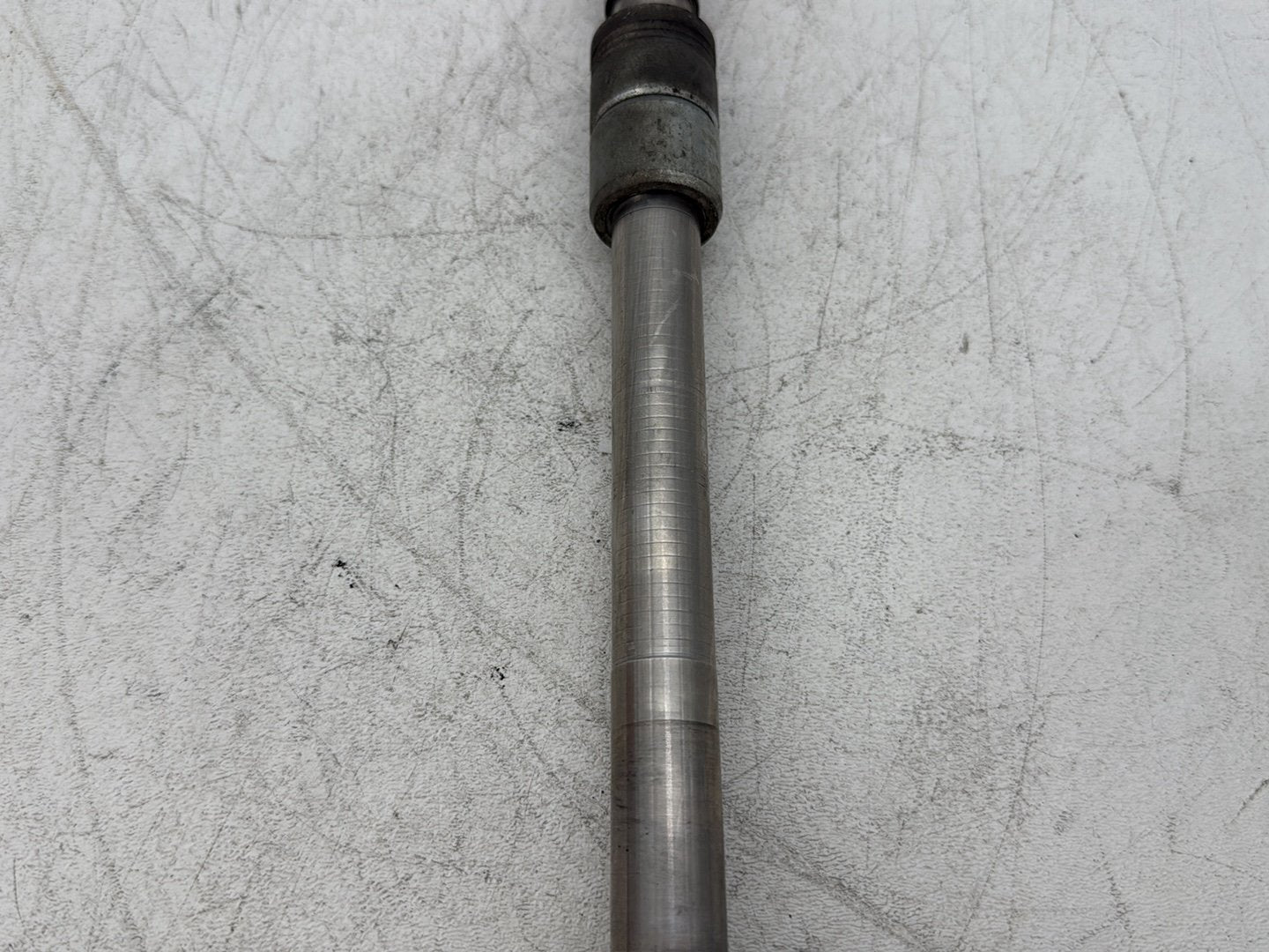 2000 Harley Dyna FXDWG Wide Glide OEM Front Wheel Axle Bolt Shaft