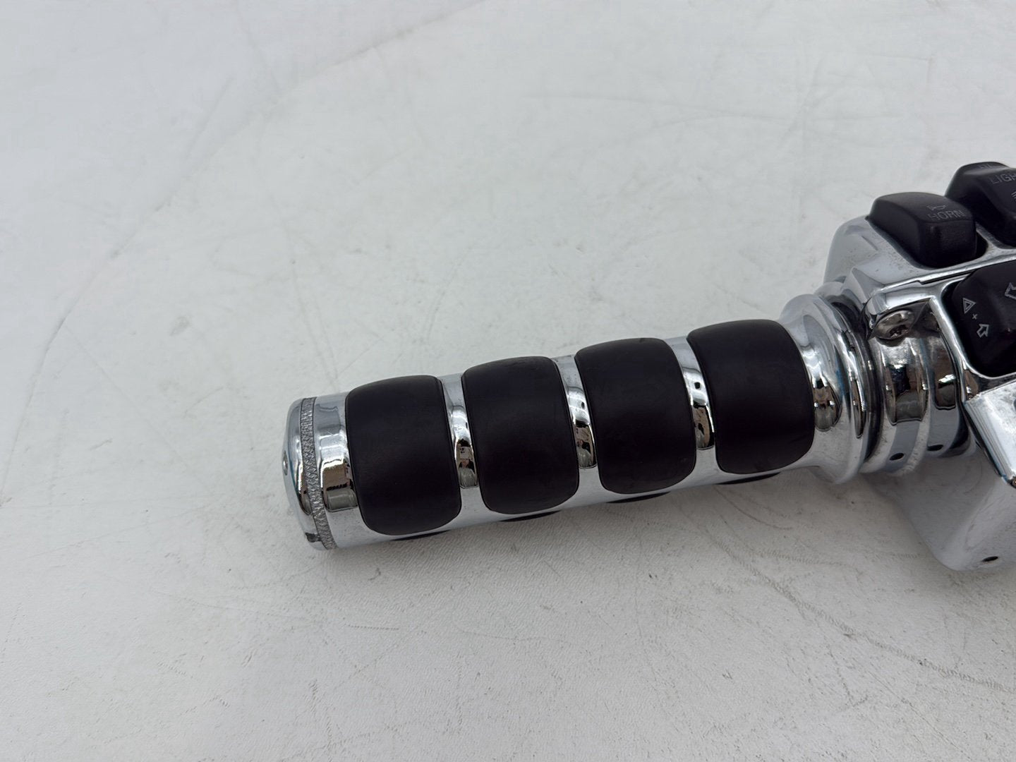 1999 - 2006 Harley-Davidson Touring Electra Glide Left Turn Signal Headlight Switches Controls 71685-06A