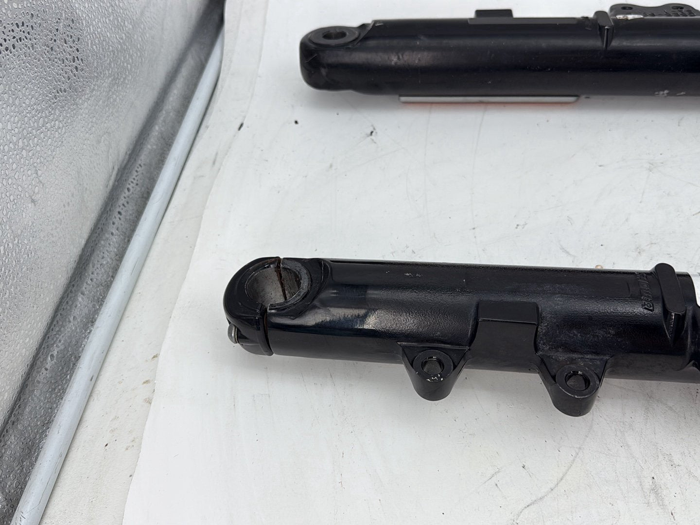 2012 Harley Dyna FXDF Fat Bob OEM Front Triple Tree Set & LH RH Fork Legs Sliders