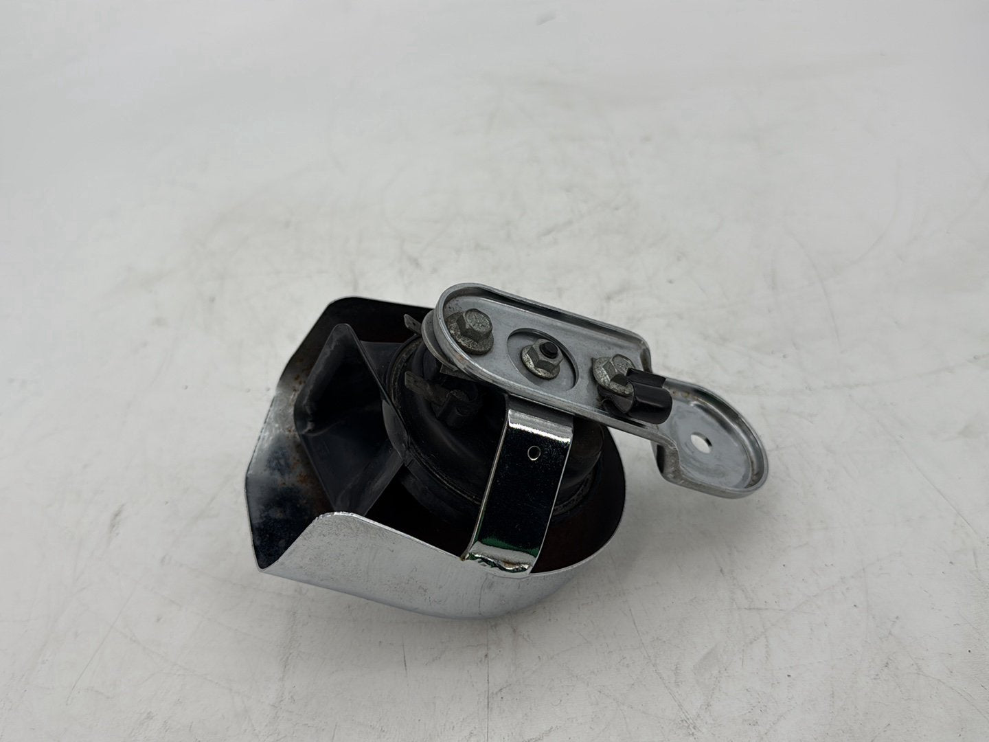 2008 Harley Touring FLHTCU Electra Glide Ultra OEM Horn Signal Klaxon Chrome Cover