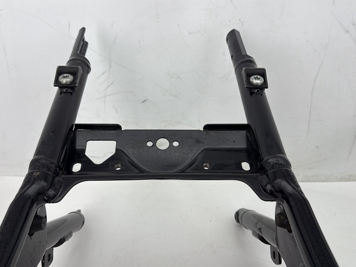 17 Harley Road Glide Touring FLTRXS OEM Rear Back Sub Frame Rail Bar 48079-09BHP