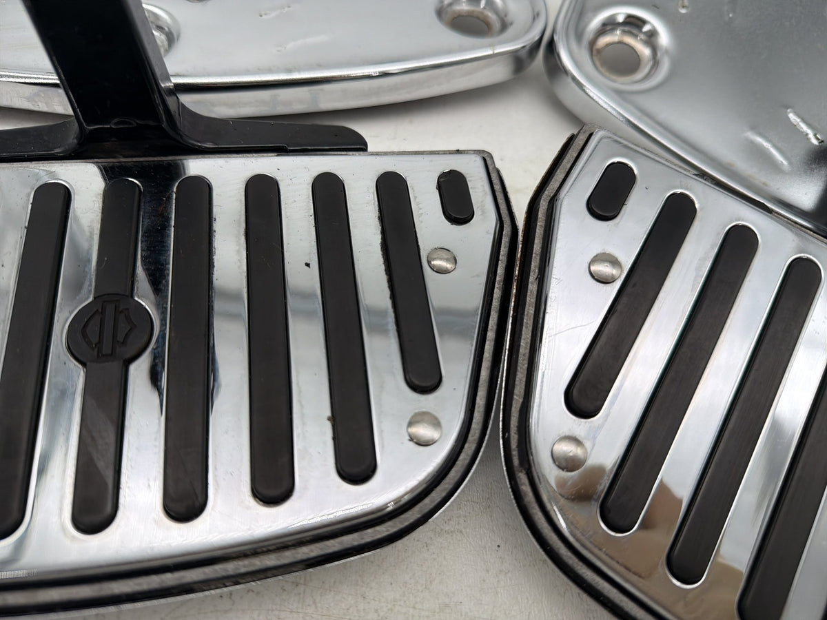 2004 Harley Electra Glide Touring Ultra OEM Left Right Driver & Pass Floorboard Foot Rest
